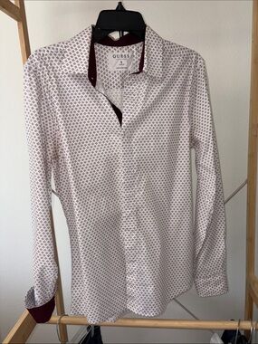 GUESS Men's White Shirt with Burgundy Geometric Print